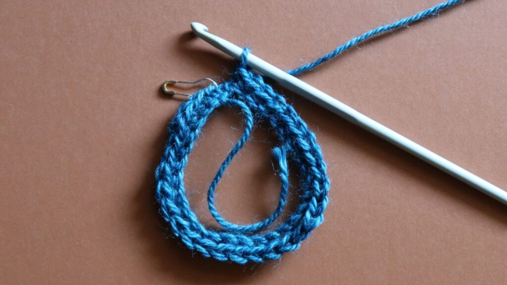How to create neat round joins for crochet Step 6.